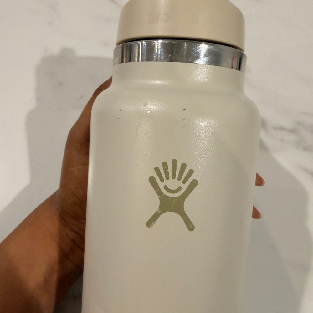 Hydro Flask Cream Bottle with Silver Accent - Picture 2 of 3